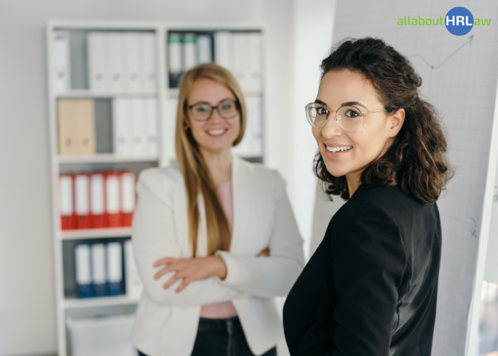 Managers in personal conversation as part of good HR work
