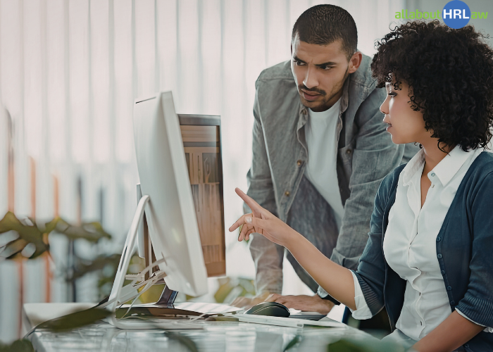 HR-Ansprechpartner im Gespräch über eine neue Situation im Unternehmen