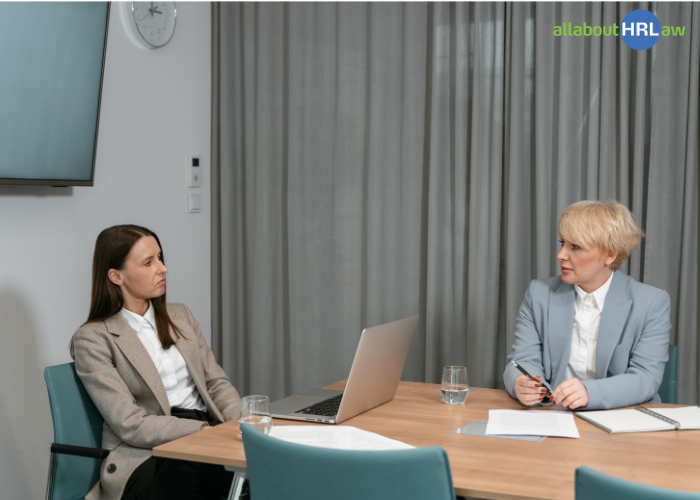 HR und Führungskraft im Gespräch über eine gute Fehlerkultur im Unternehmen